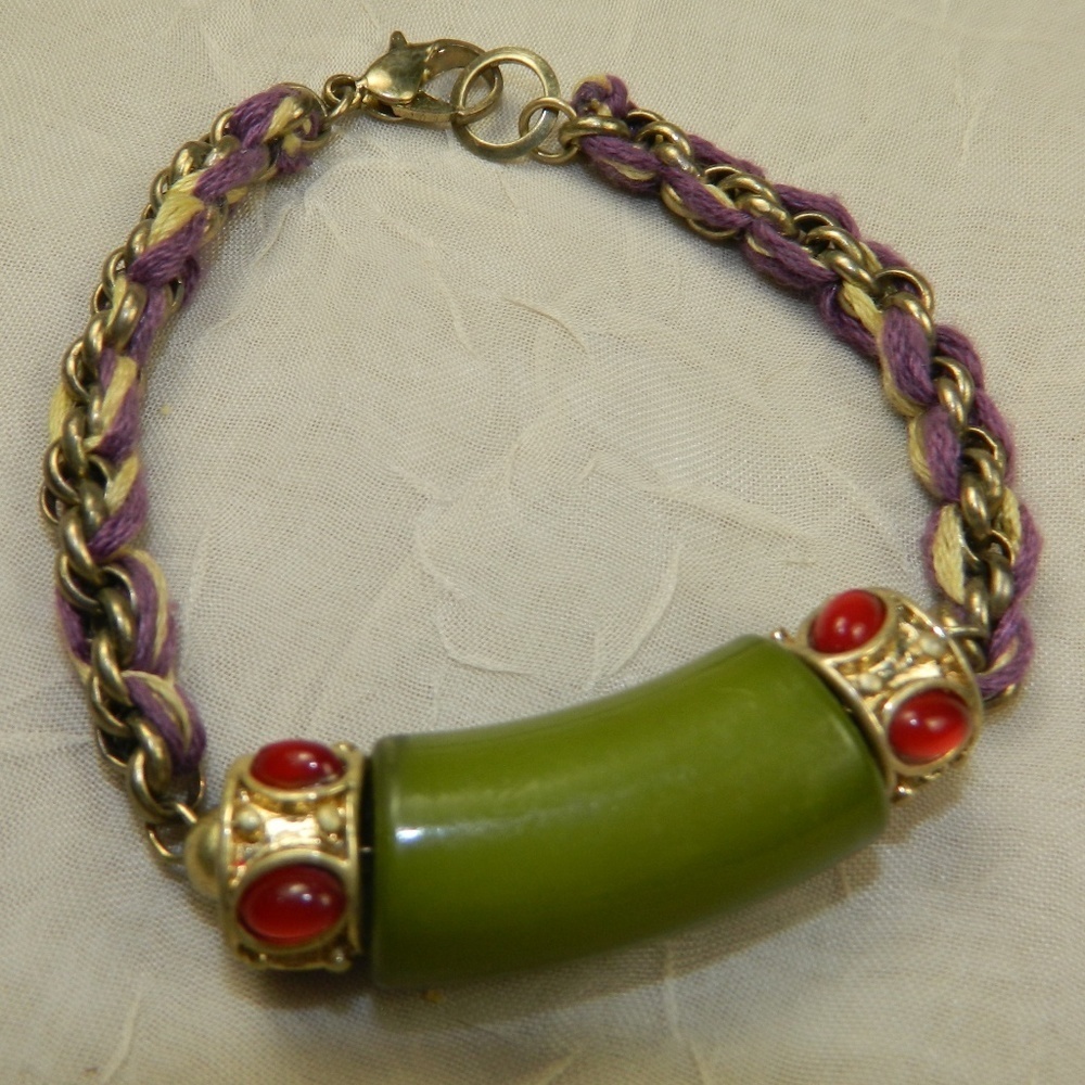 Vintage Artisan Green Glass Bracelet Brushed Gold Red Cabochon Boho Renaissance